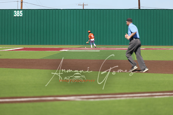 EO3A4572