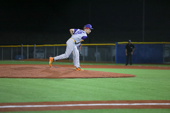 EO3A3504