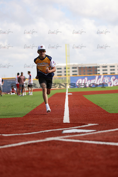 EO3A6184